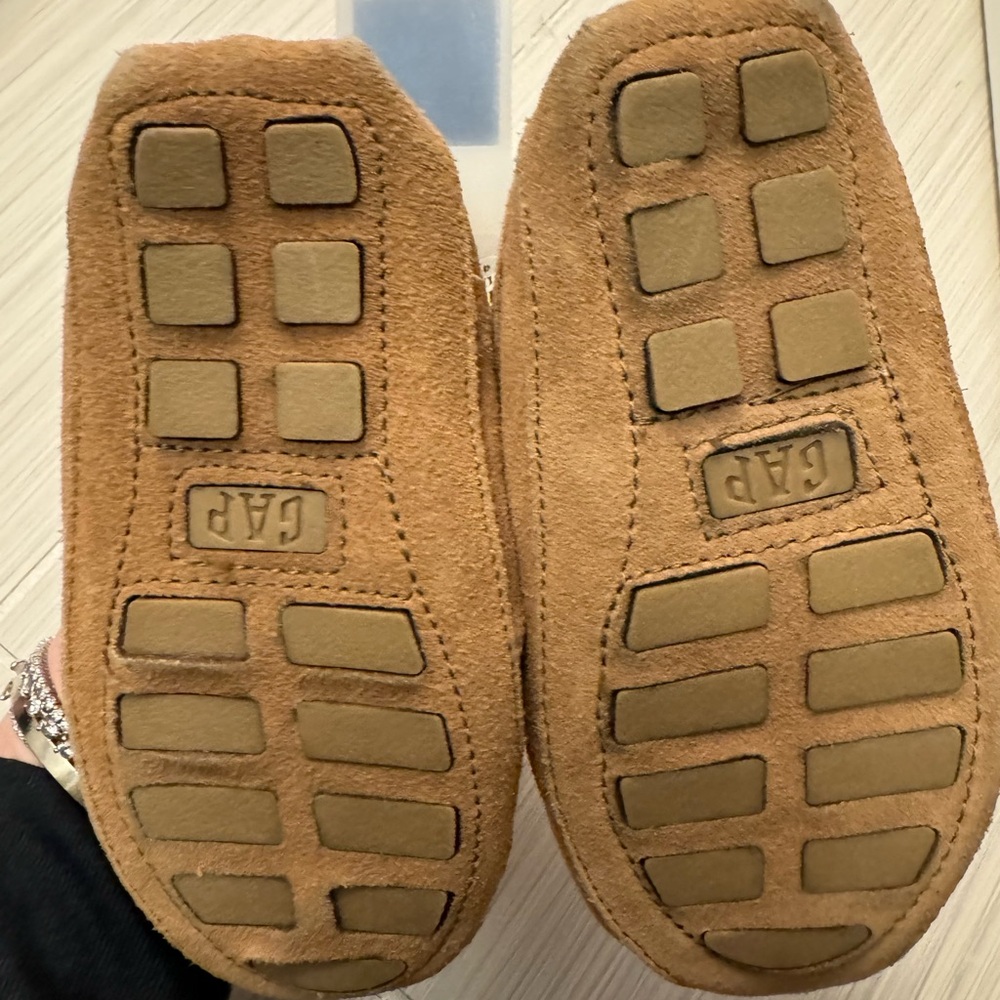 Baby Gap size 6 brown suede moccasins